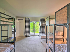 Cashiers Retreat w/ Fireplace & Mtn Views!