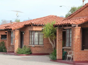 Frontier Motel