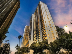 21st Floor Condo With View of Ko'olau Mountains and the Ala Wai Canal by Koko Resort Vacation Rentals
