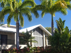 Trinity Beach Club Holiday Apartments