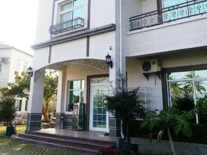 Chung Cheng Hu European Style Hostel