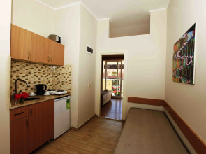 Sun City Apartments & Hotel