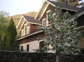 Blossom's Bed & Breakfast