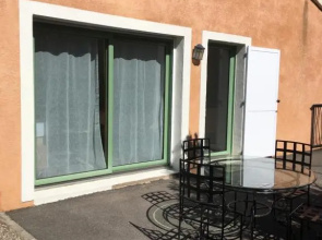 Très jolie mini villa douillette avec vue sur montagne