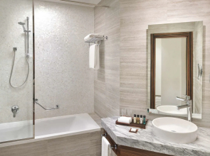 Mövenpick Hotel Apartments Downtown Dubai