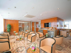 Отель Ramada Plaza by Wyndham Shanghai Pudong Airport