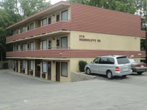 Wharncliffe Suites Motel
