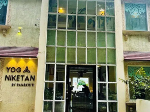 Yog Niketan by Sanskriti