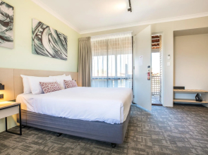 Nightcap at Wanneroo Tavern