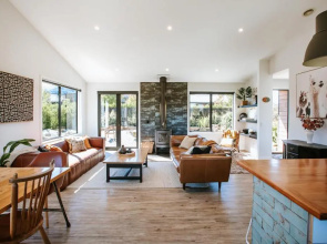 Minaret Ridge - Sleeps 8 - Mountain Views