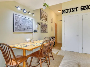 Walk to Mount Snow Resort: Unit w/ Pool & Hot Tubs