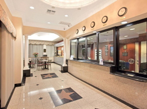Super 8 by Wyndham Hollywood/LA Area