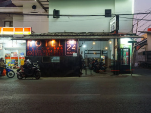 OYO 93134 Hotel Radom Near Kinderfield School