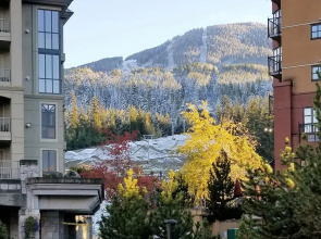 Mountain Side Hotel Whistler by Executive