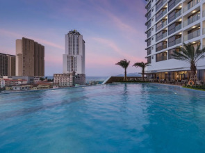 Отель Melia Vinpearl Nha Trang Empire