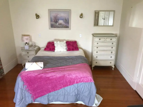 School Lane B&B WR.