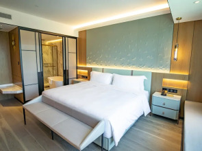 YOHO Treasure Island Hotel