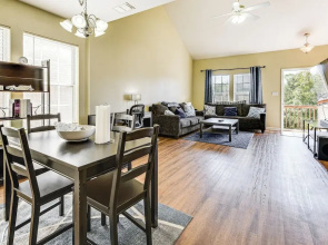 4 Mi to Fsu: Pet-friendly Townhome