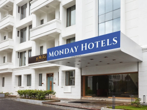 Monday Hotels Mahape