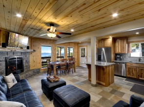 Tall Pine Chalet 3 Bedroom Home