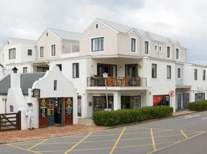 Marine Square Luxury Holiday Suites