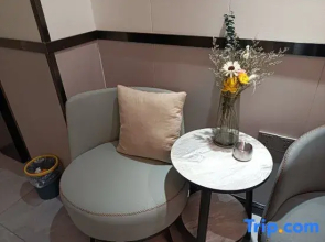 Sanyuan Left Bank Hotel