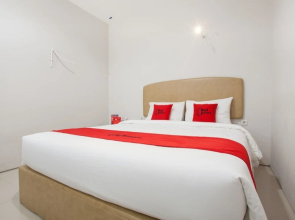 Intan Hotel by Reddoorz