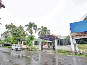 OYO 90790 Royale Nias