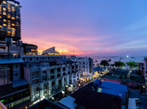 Отель Eastiny Inn