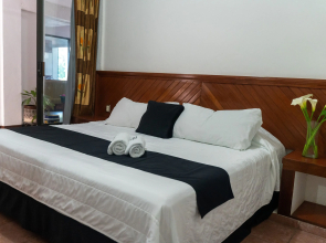 Hotel Camino Del Sol