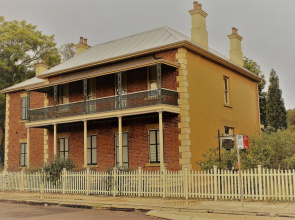 Caledonian Hotel