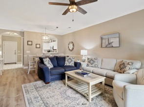 Wedgewood #413 2 Bedroom Condo by Redawning