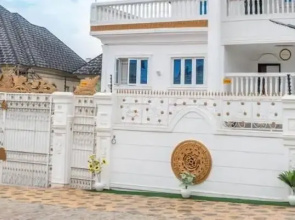 Mondeestars Luxury Home