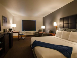 Wood River Inn & Suites