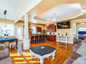 Gorgeous Beach House Steps to the Beach