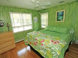Hamptons House of Gardens Bed & Breakfast