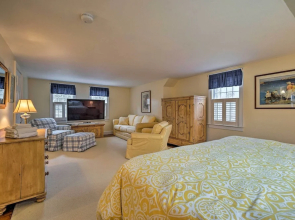 1 Mi to Nauset Beach: Upscale Orleans Home w/ Deck