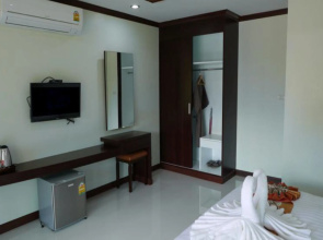 Palm Kiri Resort