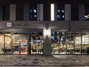 Hotel Indigo Berlin - East Side Gallery by IHG