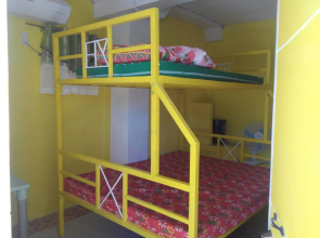Yellow HOUSE Vacation Rental