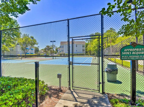 < 2 Mi to Beach: Savannah Shores Resort Condo!