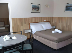 Hobart Tower Motel