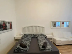 Cozy Studio Apt Near Rathausplatz