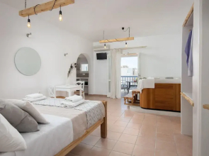 Aqua Naxos Apartments and Suites