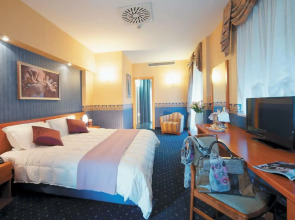 Ele Green Park Hotel Pamphili