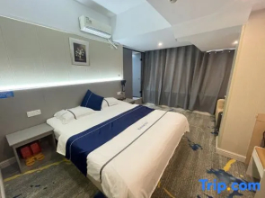 Guangzhou Fenglin Express Hotel (Pazhou Exhibition Center Lujiang Subway Station Branch)