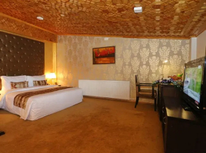 Batra Hotel & Residences