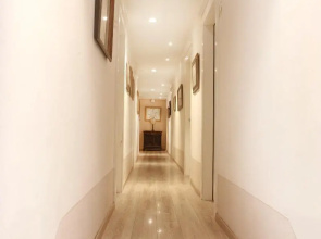 Hotel Azzi