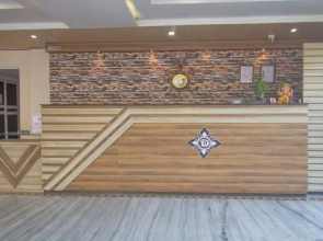 Hotel Debrani International