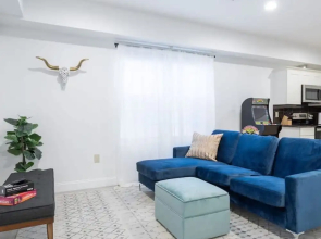 Cherry Suites 2BR Apt w W D Arcade Machine